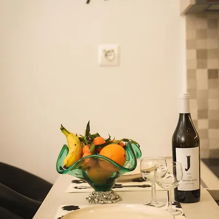 Modern Loft 10mins From Centre דירה סלוניקי